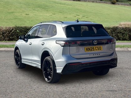2025 (25) VOLKSWAGEN TIGUAN 1.5 TSI 272 eHybrid R-Line 5dr DSG