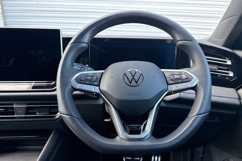 2025 (25) VOLKSWAGEN TIGUAN 1.5 TSI 272 eHybrid R-Line 5dr DSG 5164774
