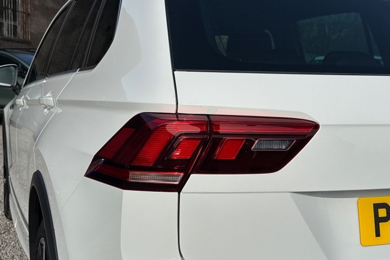 2023 (23) VOLKSWAGEN TIGUAN 1.5 TSI 150 R-Line 5dr DSG 5204442