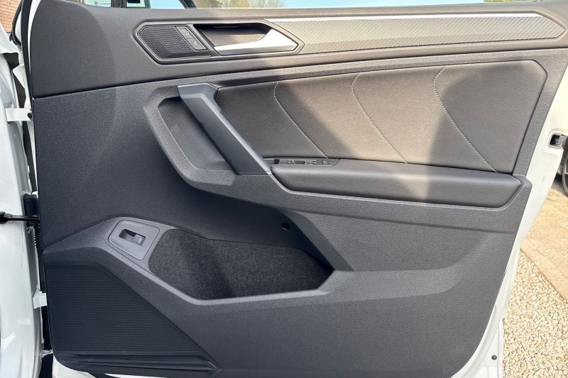 2023 (23) VOLKSWAGEN TIGUAN 1.5 TSI 150 R-Line 5dr DSG 5204415