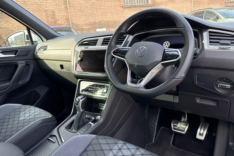 2023 (23) VOLKSWAGEN TIGUAN 1.5 TSI 150 R-Line 5dr DSG 5204414