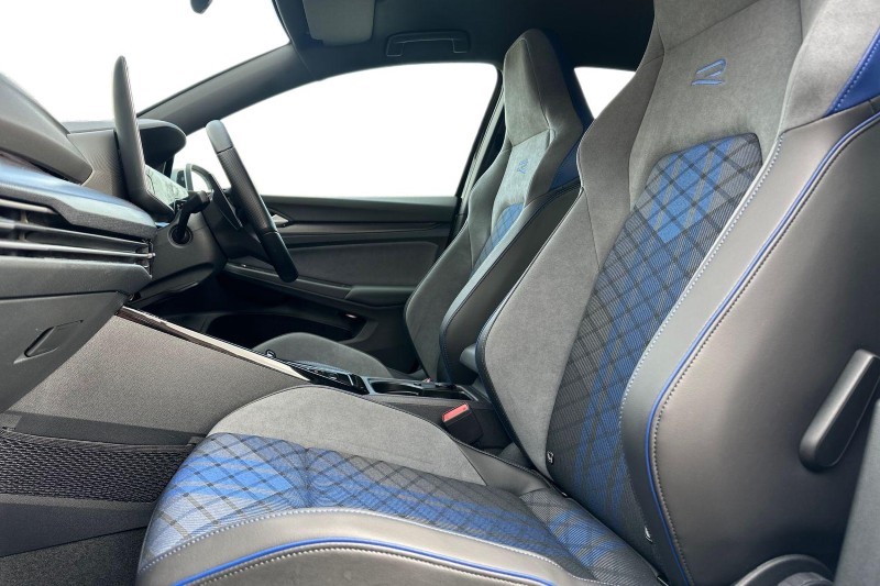 2025 (75) VOLKSWAGEN GOLF 2.0 TSI 333 R 4Motion 5dr DSG 5166968