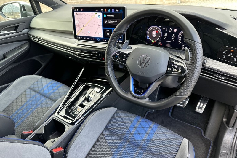 2025 (75) VOLKSWAGEN GOLF 2.0 TSI 333 R 4Motion 5dr DSG 5166975