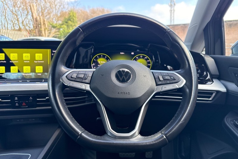 2020 (20) VOLKSWAGEN GOLF 1.5 eTSI 150 Life 5dr DSG 5189194