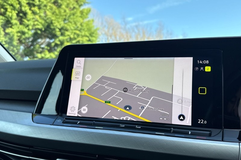 2020 (20) VOLKSWAGEN GOLF 1.5 eTSI 150 Life 5dr DSG 5189200