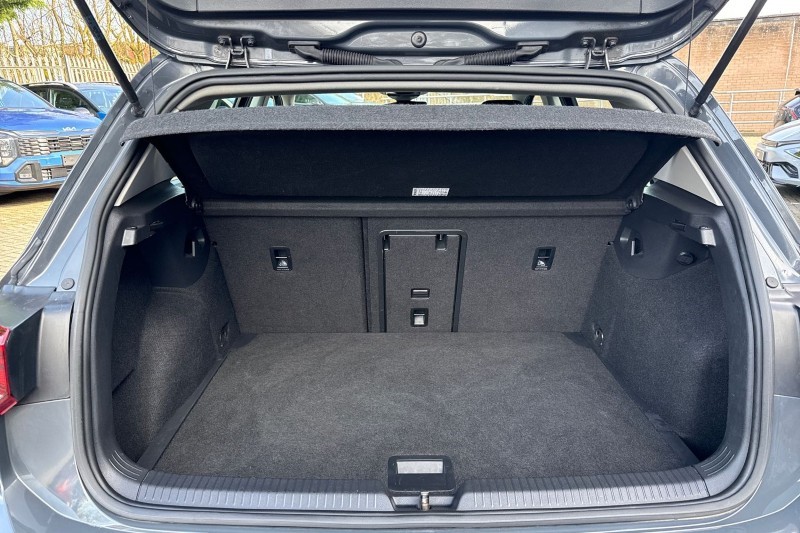 2020 (20) VOLKSWAGEN GOLF 1.5 eTSI 150 Life 5dr DSG 5189208