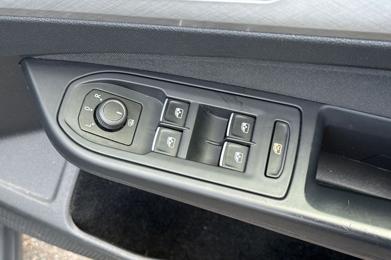 2020 (20) VOLKSWAGEN GOLF 1.5 eTSI 150 Life 5dr DSG 5189190