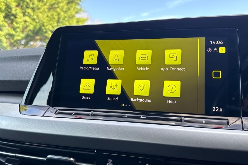 2020 (20) VOLKSWAGEN GOLF 1.5 eTSI 150 Life 5dr DSG 5189199