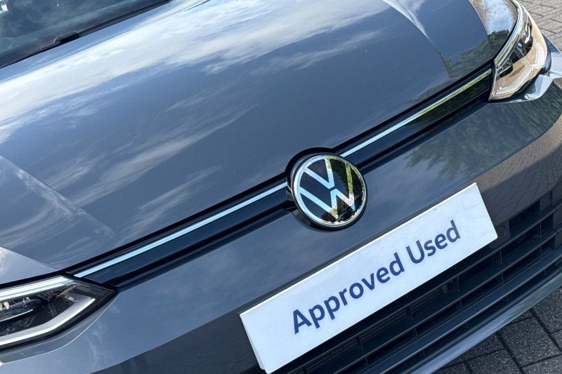 2020 (20) VOLKSWAGEN GOLF 1.5 eTSI 150 Life 5dr DSG 5189210