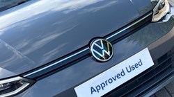 2020 (20) VOLKSWAGEN GOLF 1.5 eTSI 150 Life 5dr DSG 5189210