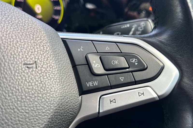 2020 (20) VOLKSWAGEN GOLF 1.5 eTSI 150 Life 5dr DSG 5189196