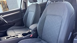 2020 (20) VOLKSWAGEN GOLF 1.5 eTSI 150 Life 5dr DSG 5189206