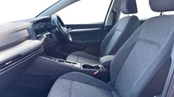 2020 (20) VOLKSWAGEN GOLF 1.5 eTSI 150 Life 5dr DSG 5189180