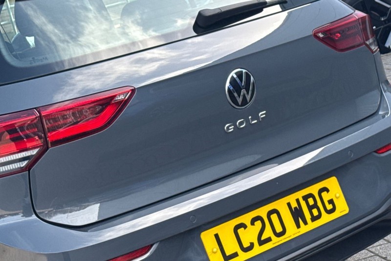 2020 (20) VOLKSWAGEN GOLF 1.5 eTSI 150 Life 5dr DSG 5189214