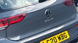 2020 (20) VOLKSWAGEN GOLF 1.5 eTSI 150 Life 5dr DSG 5189214