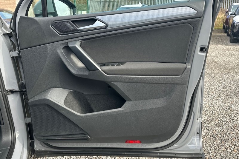 2021 (21) VOLKSWAGEN TIGUAN 1.5 TSI 150 Life 5dr DSG 5217532