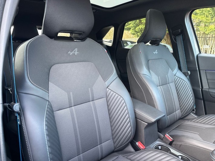 2024 (74) RENAULT SYMBIOZ 1.6 E-Tech FHEV 145 Iconic Esprit Alpine 5dr Auto 5178735