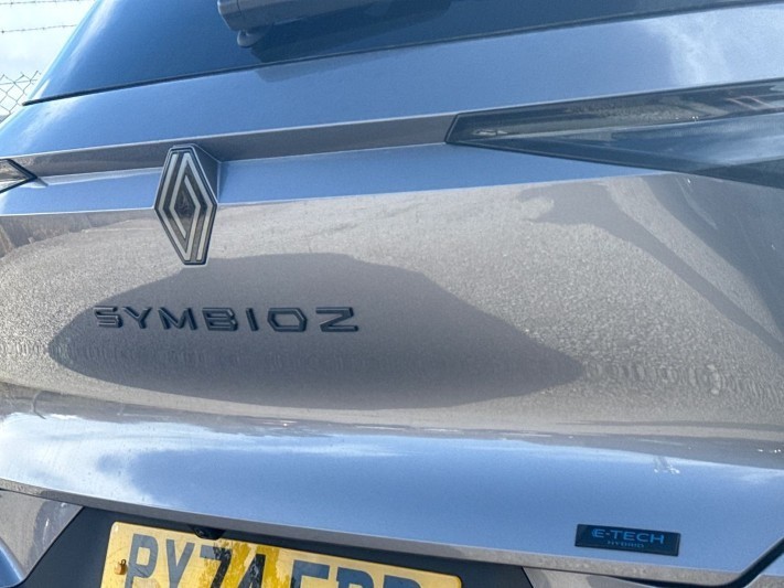 2024 (74) RENAULT SYMBIOZ 1.6 E-Tech FHEV 145 Iconic Esprit Alpine 5dr Auto 5178758