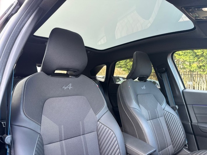 2024 (74) RENAULT SYMBIOZ 1.6 E-Tech FHEV 145 Iconic Esprit Alpine 5dr Auto 5178728