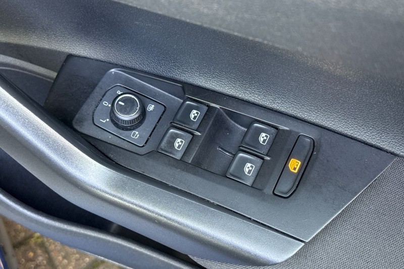 2019 (19) VOLKSWAGEN POLO 1.0 TSI 95 R-Line 5dr 5228130