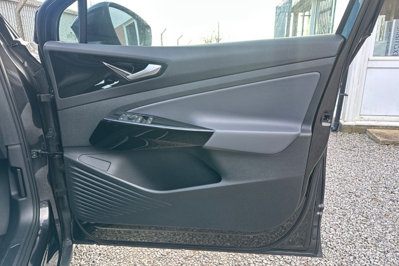 2022 (22) VOLKSWAGEN ID.4 109kW Life Pure 52kWh 5dr Auto 5177801