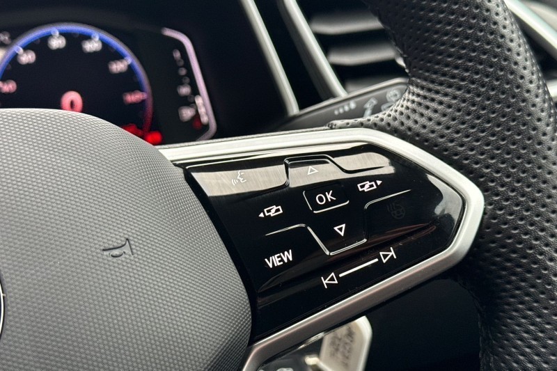 2023 (23) VOLKSWAGEN T-ROC 2.0 TDI 150 EVO R-Line 5dr 5186023