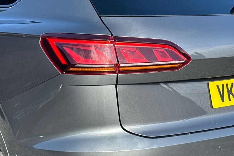 2023 (23) VOLKSWAGEN TOUAREG 3.0 V6 TDI 4Motion Black Edition 5dr Tip Auto 5189629