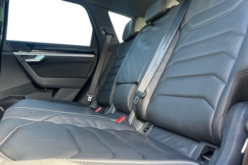 2023 (23) VOLKSWAGEN TOUAREG 3.0 V6 TDI 4Motion Black Edition 5dr Tip Auto 5189594