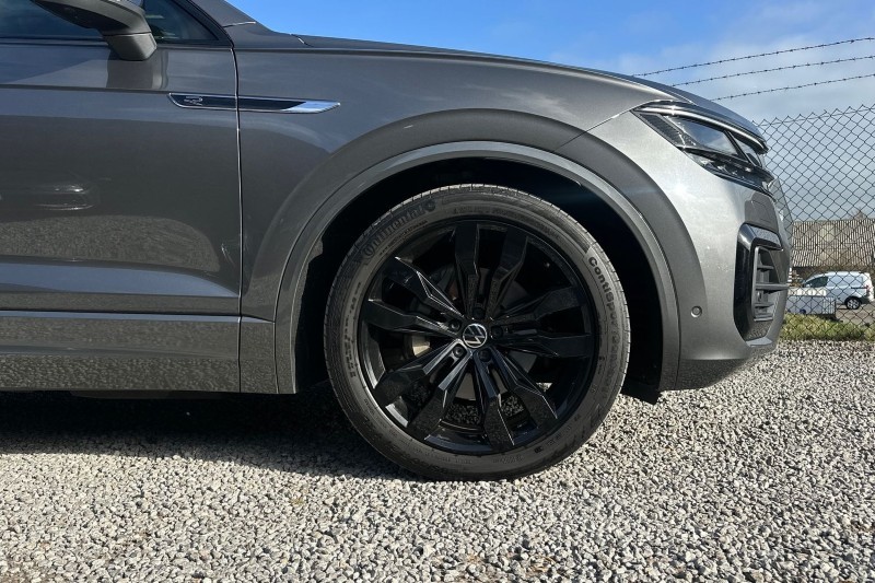 2023 (23) VOLKSWAGEN TOUAREG 3.0 V6 TDI 4Motion Black Edition 5dr Tip Auto 5189598