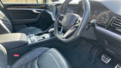 2023 (23) VOLKSWAGEN TOUAREG 3.0 V6 TDI 4Motion Black Edition 5dr Tip Auto 5189601