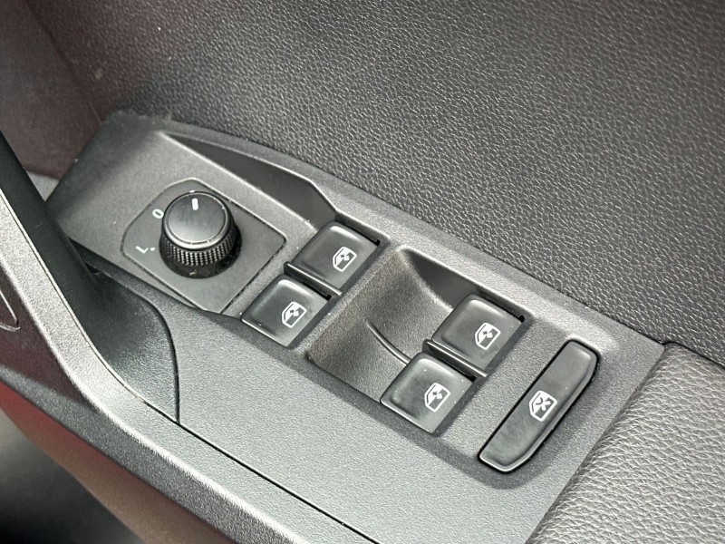 2018 (18) SEAT ARONA 1.6 TDI 115 SE Technology Lux 5dr 5232856