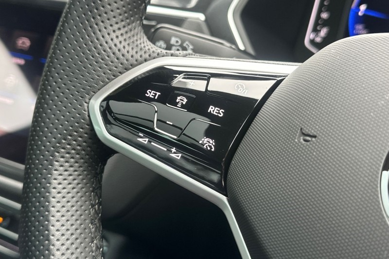 2023 (23) VOLKSWAGEN TIGUAN 2.0 TDI R-Line 5dr DSG 5208816