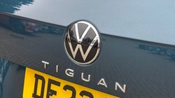 2023 (23) VOLKSWAGEN TIGUAN 2.0 TDI R-Line 5dr DSG 5208837