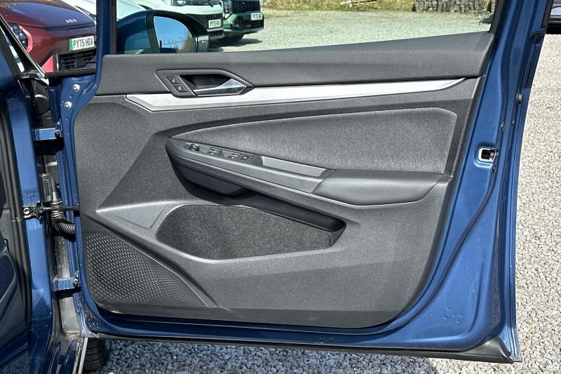 2025 (25) VOLKSWAGEN GOLF 1.5 TSI Match 5dr 5229390