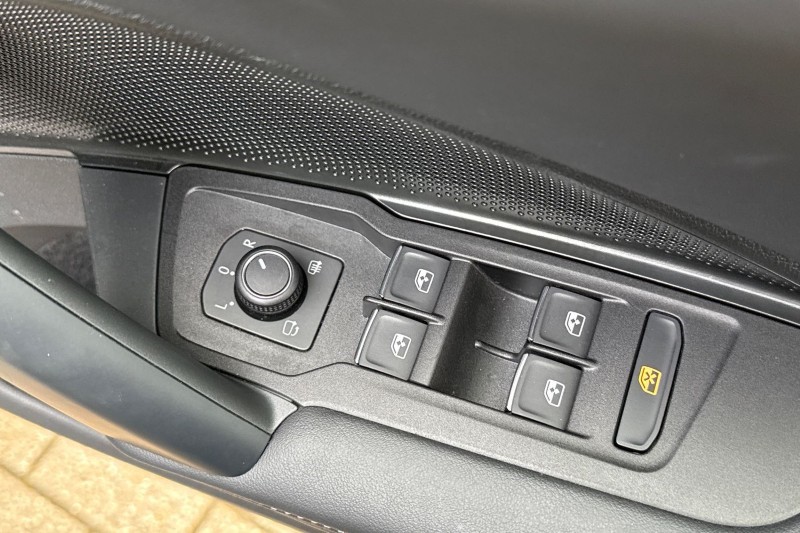 2025 (25) VOLKSWAGEN TIGUAN 1.5 eTSI 150 R-Line 5dr DSG 5207209