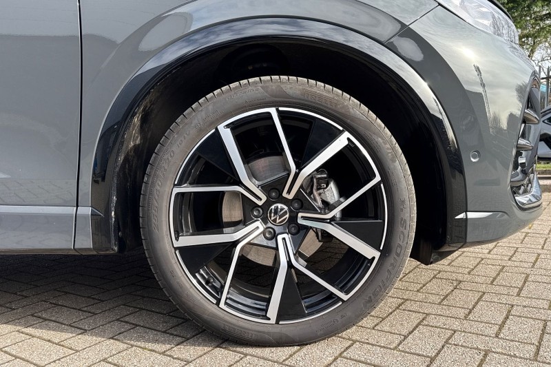 2025 (25) VOLKSWAGEN TIGUAN 1.5 eTSI 150 R-Line 5dr DSG 5207204