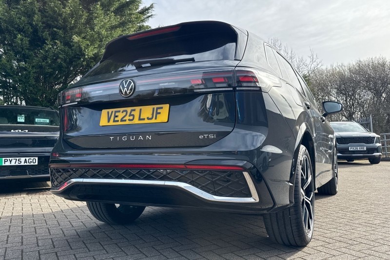 2025 (25) VOLKSWAGEN TIGUAN 1.5 eTSI 150 R-Line 5dr DSG 5207235