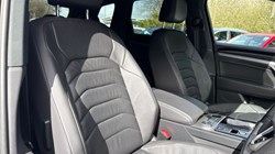2023 (23) VOLKSWAGEN TOUAREG 3.0 V6 TDI 4Motion R-Line 5dr Tip Auto 5218980