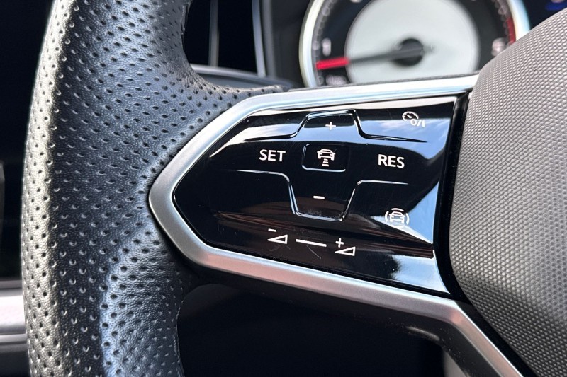 2023 (23) VOLKSWAGEN TOUAREG 3.0 V6 TDI 4Motion R-Line 5dr Tip Auto 5218982