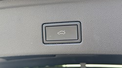 2023 (23) VOLKSWAGEN TOUAREG 3.0 V6 TDI 4Motion R-Line 5dr Tip Auto 5218997