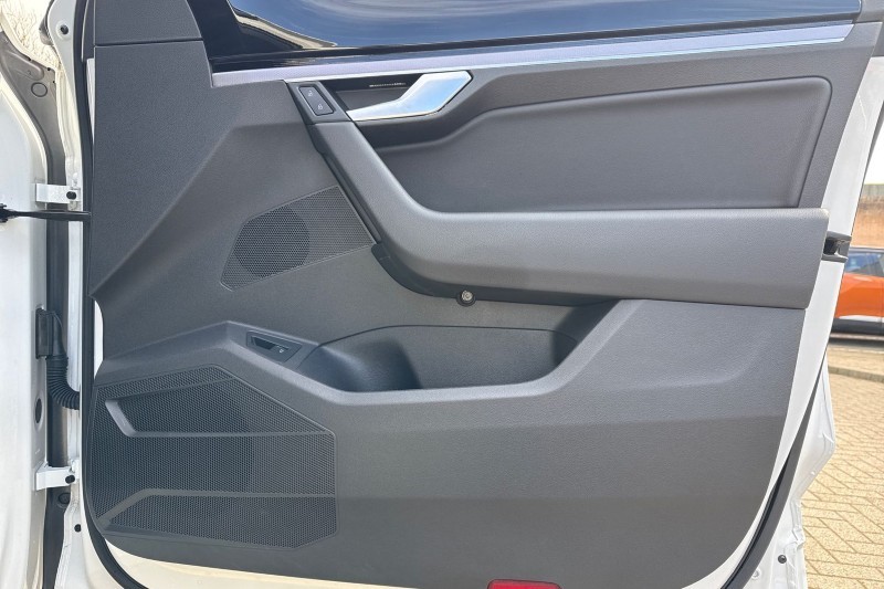 2023 (23) VOLKSWAGEN TOUAREG 3.0 V6 TDI 4Motion R-Line 5dr Tip Auto 5218975