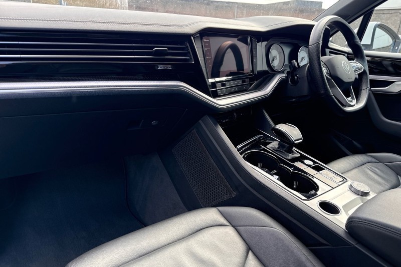 2023 (23) VOLKSWAGEN TOUAREG 3.0 V6 TDI 4Motion R-Line 5dr Tip Auto 5218995