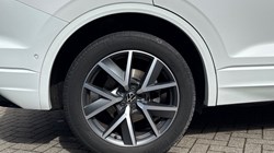 2023 (23) VOLKSWAGEN TOUAREG 3.0 V6 TDI 4Motion R-Line 5dr Tip Auto 5218972