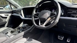 2023 (23) VOLKSWAGEN TOUAREG 3.0 V6 TDI 4Motion R-Line 5dr Tip Auto 5218974