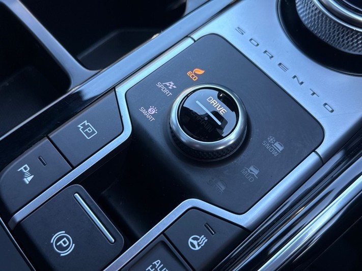 2022 (71) KIA SORENTO 1.6 T-GDi HEV 4 5dr Auto 5256602