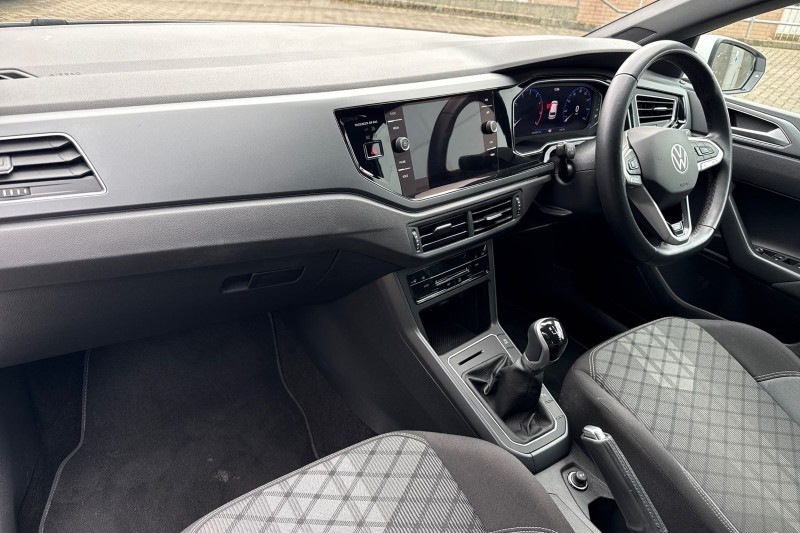 2024 (24) VOLKSWAGEN POLO 1.0 TSI R-Line 5dr 5271539