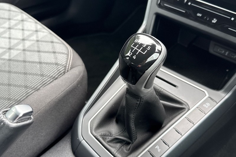 2024 (24) VOLKSWAGEN POLO 1.0 TSI R-Line 5dr 5271537