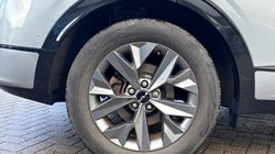 2023 (73) KIA SPORTAGE 1.6T GDi HEV GT-Line S 5dr Auto 5220188