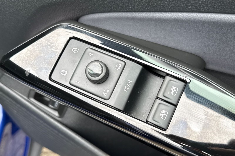 2024 (24) VOLKSWAGEN ID.4 210kW Match Pro 77kWh 5dr Auto 5208364