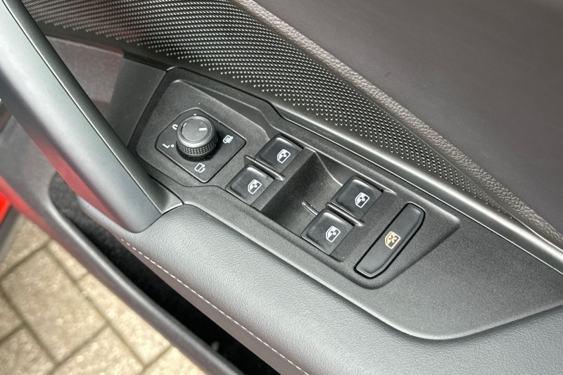 2024 (74) VOLKSWAGEN TIGUAN 2.0 TDI Match 5dr DSG 5208325